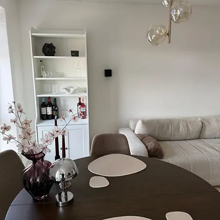 Ruhiges Design Mit Balkon I 250 M Zur Nordart アパート *